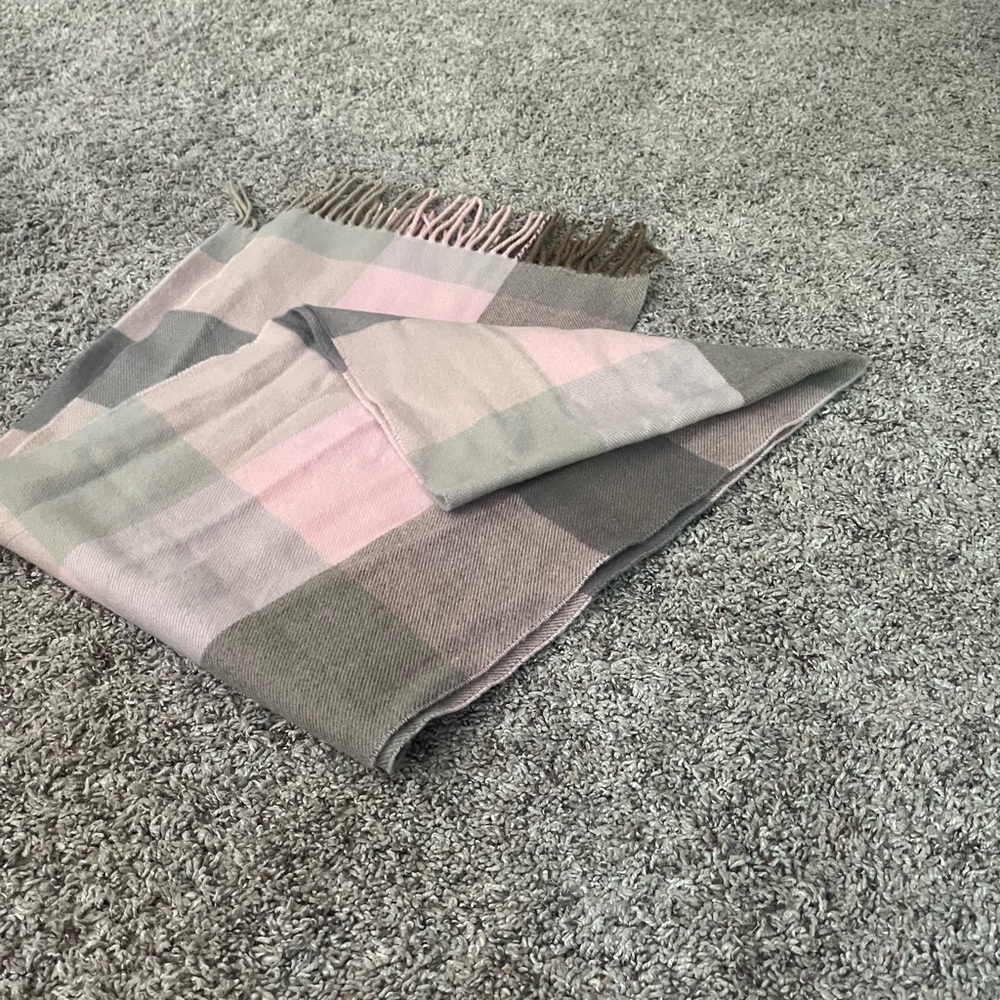 Scarf - Picture 2 of 3